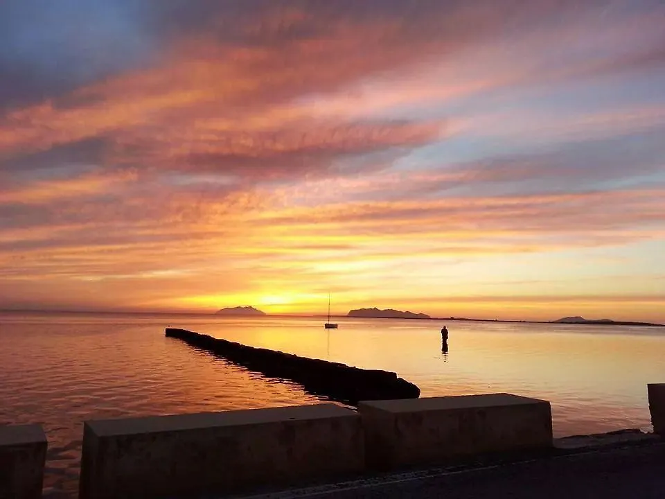Sunrise Stagnone - Sicily Sea Bed & Breakfast Marsala