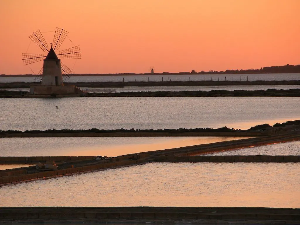 Sunrise Stagnone - Sicily Sea Bed & Breakfast Marsala 0*,